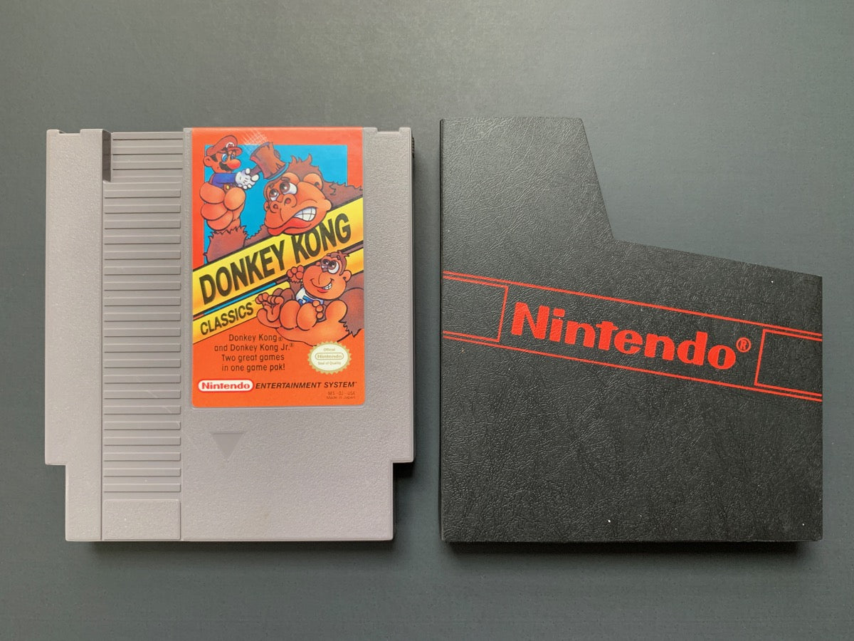 Donkey Kong Classics – (3-Screw) • Regular Nintendo (NES)