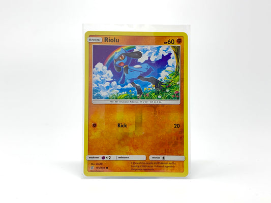 Riolu [Fighting] – (Holographic) • Pokemon Card