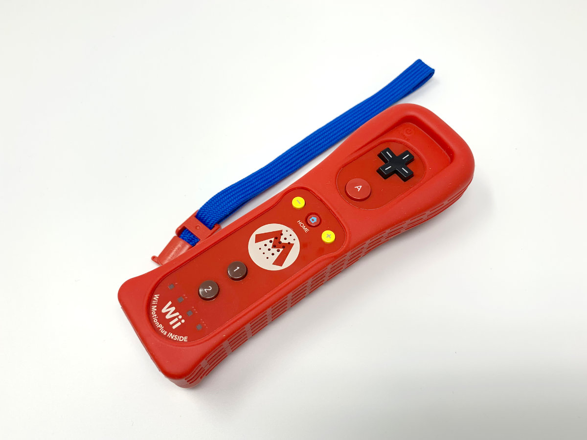 Nintendo Wii Motion Plus Super Mario Red Genuine/Official/OEM Wiimote Controller with Silicone Grip • Accessories