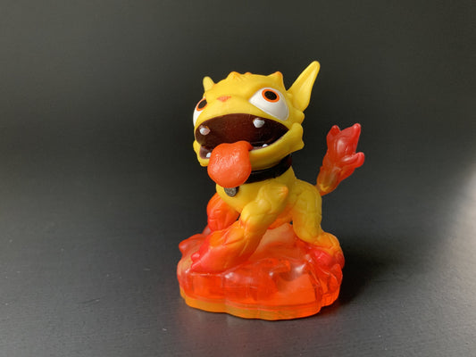 Molten Hot Dog (Series 1) Skylander • Skylanders Giants