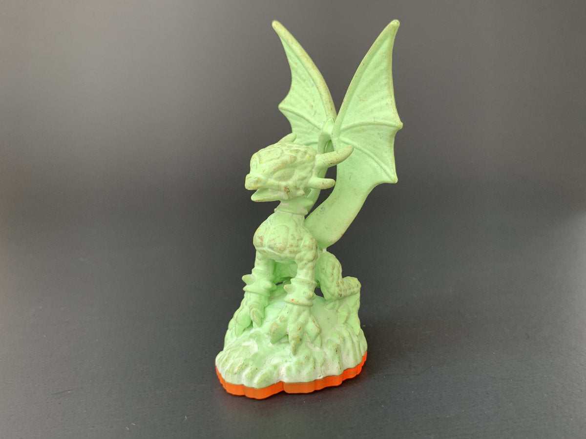 Glow-in-the-Dark Cynder (Series 2) Skylander • Skylanders Giants